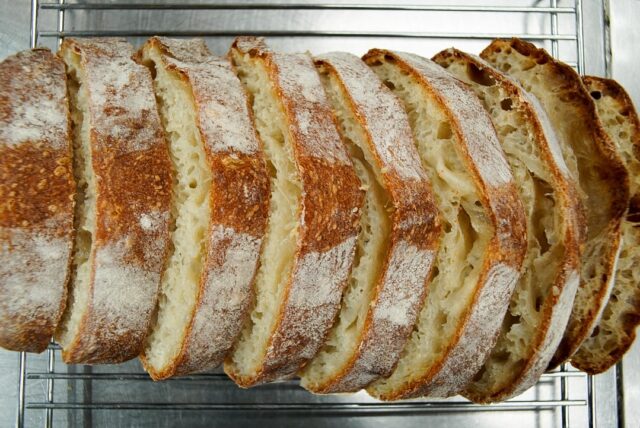 一歩進んで二歩下がった気がする。
パンは難しい🍞
良くできた時にはお出ししてます。